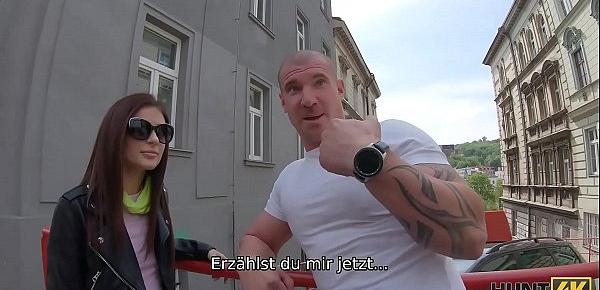 HUNT4K. Küken wird von einem Fremden gefickt, anstatt mit dem Ehepartner zu kämpfen